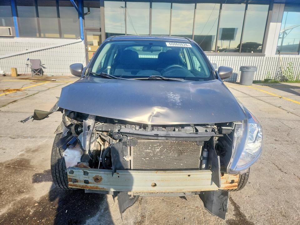 2016 Nissan Versa 1.6 sv