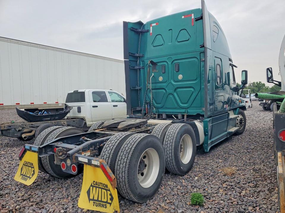 2017 Freightliner Cascadia 125 Semi Truck
