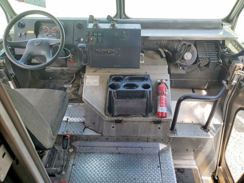 2020 Freightliner Chassis m Line Walk-in van