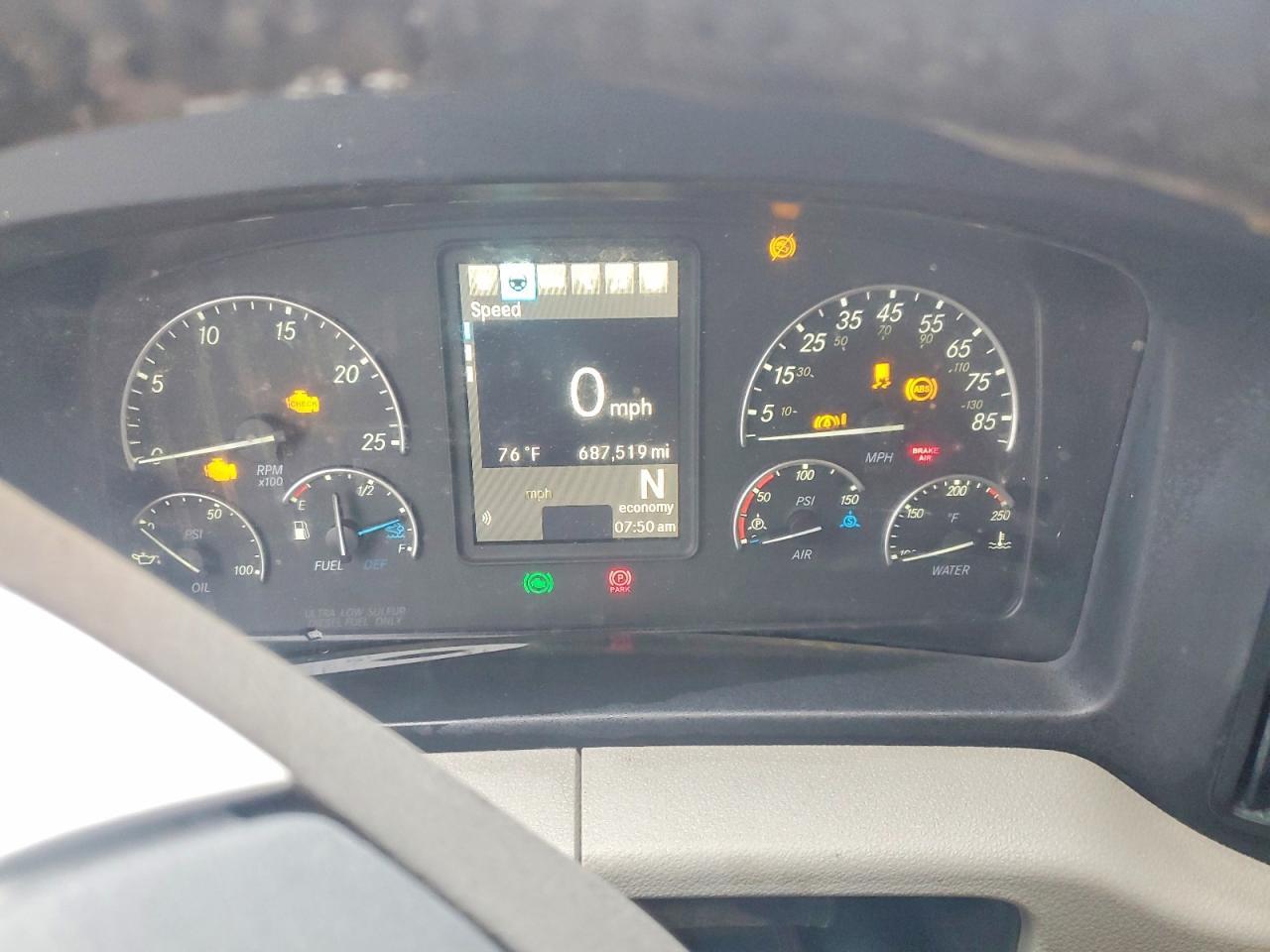 2019 Freightliner Cascadia 126