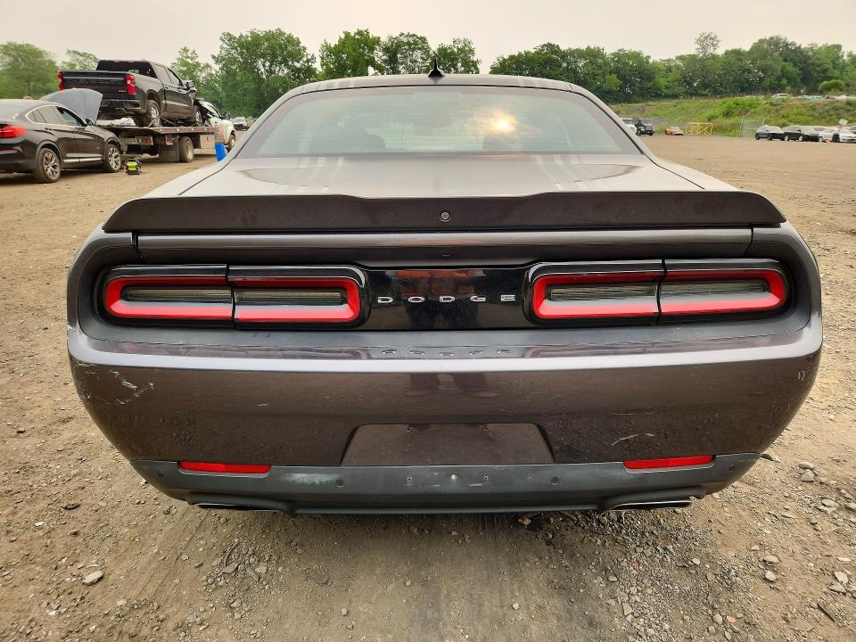 2015 Dodge Challenger sxt