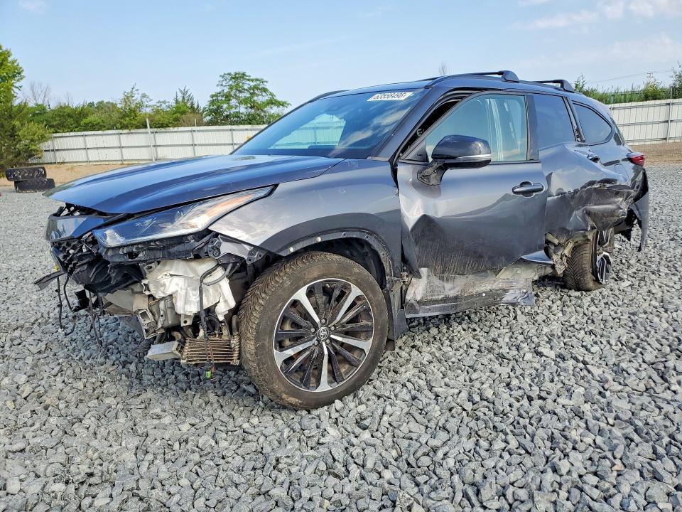 2022 Toyota Highlander xse