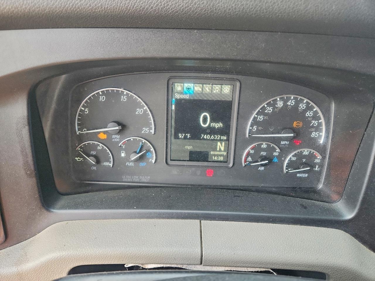 2019 Freightliner Cascadia 126 Semi Truck
