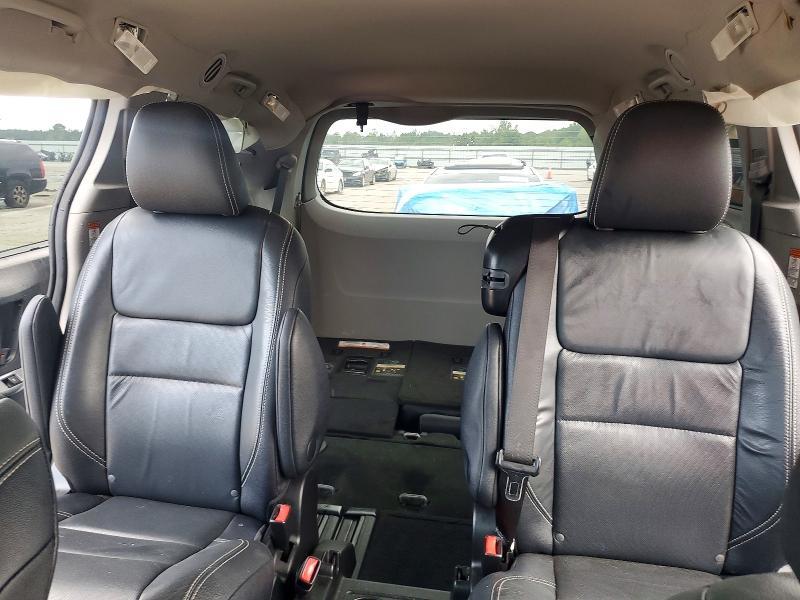 2016 Toyota Sienna se
