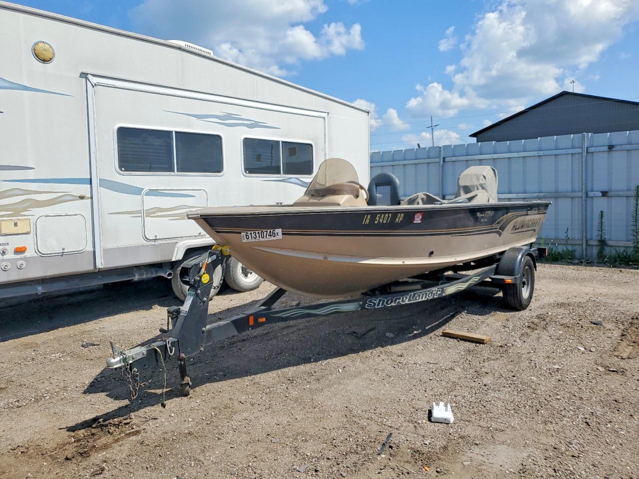 2001 Alumacraft Boat