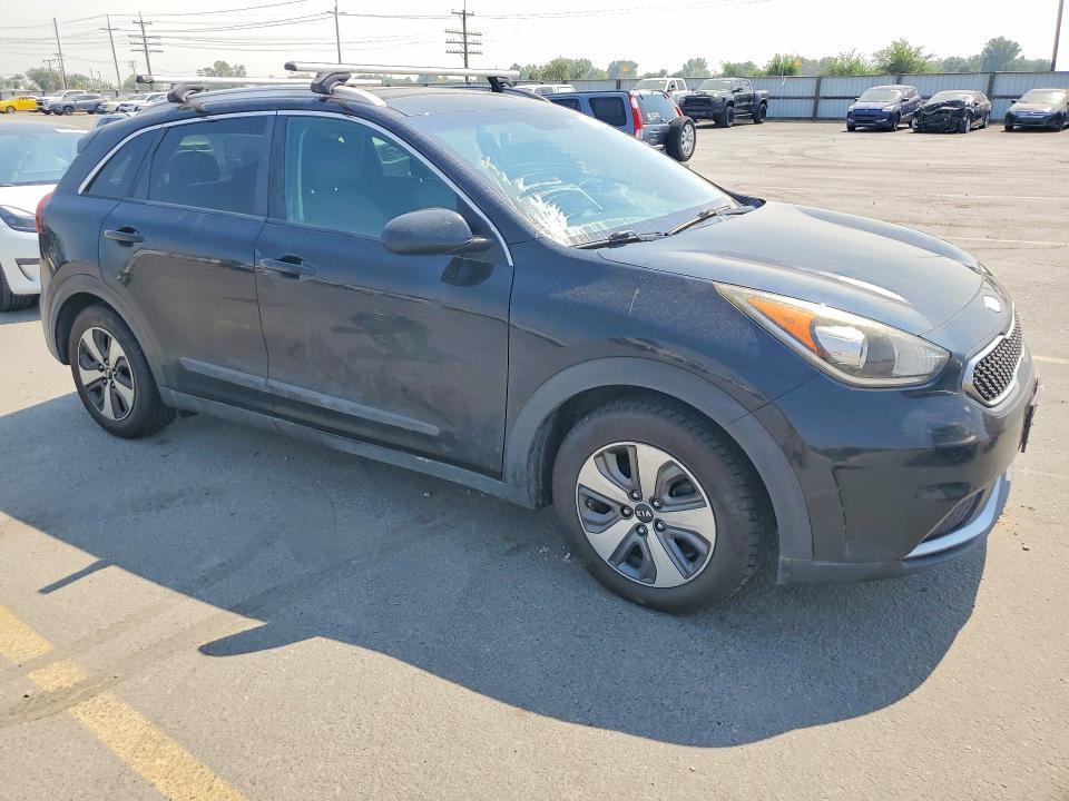 2017 KIA Niro lx