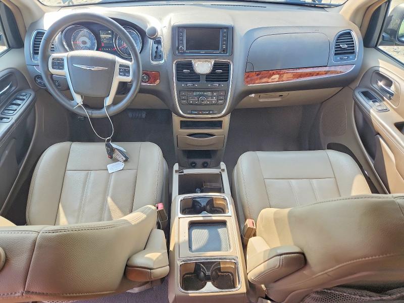 2016 Chrysler Town & Country Touring