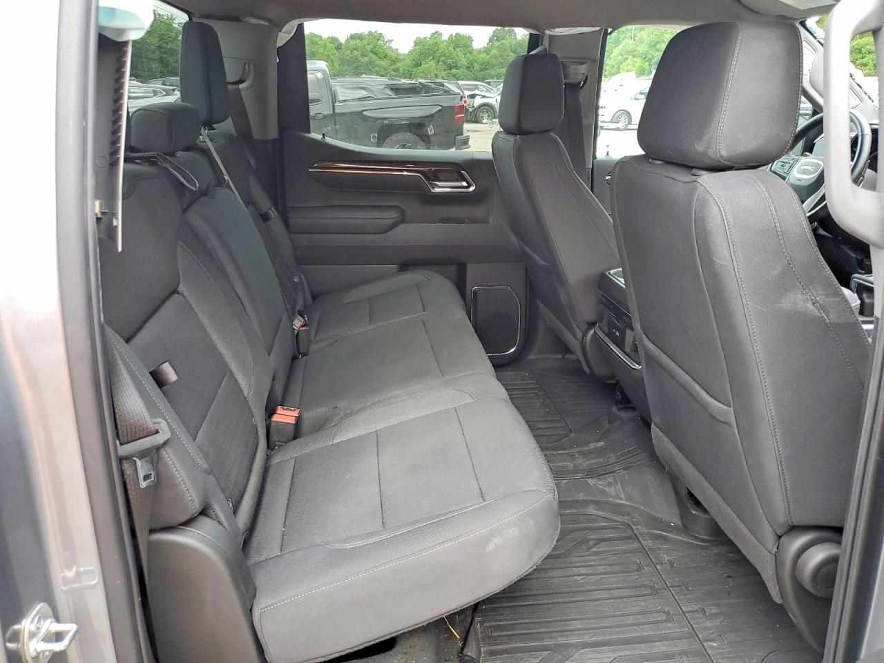 2025 GMC Sierra K1500 Elevation
