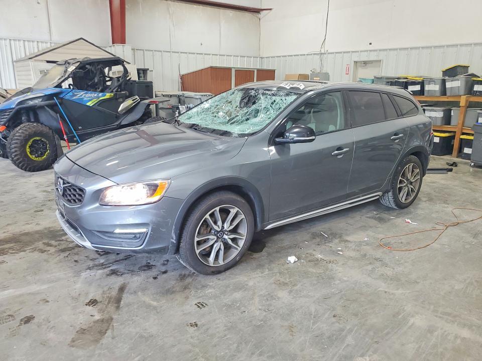 2018 Volvo V60 Cross Country Premier