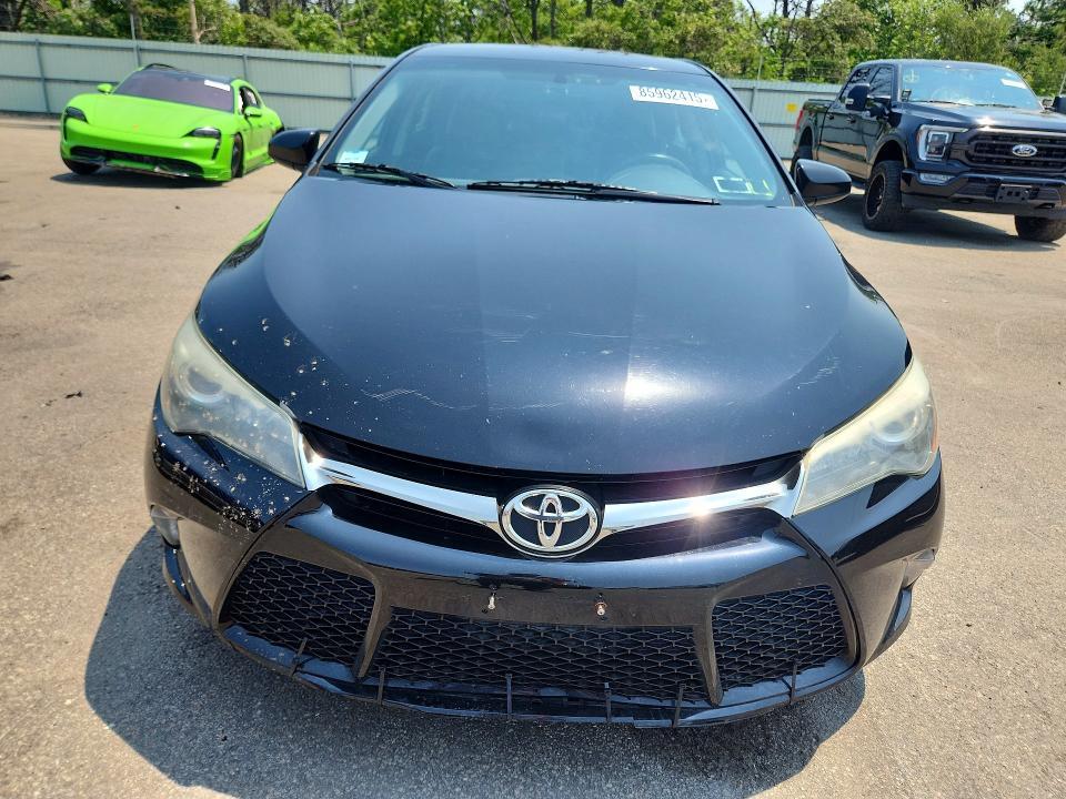 2016 Toyota Camry se