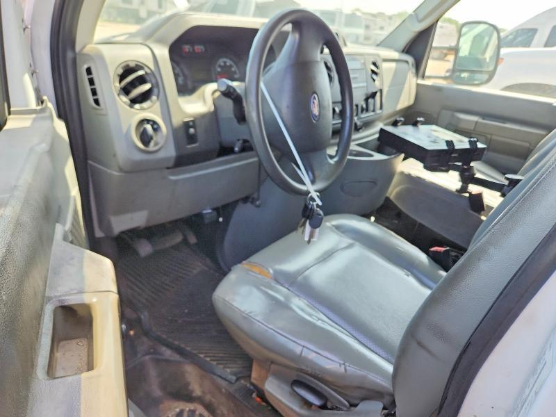 2013 Ford E350 BOX Truck