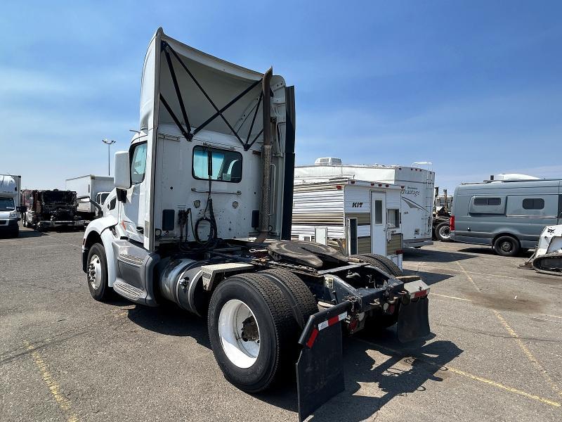2019 Peterbilt 579 Semi Truck