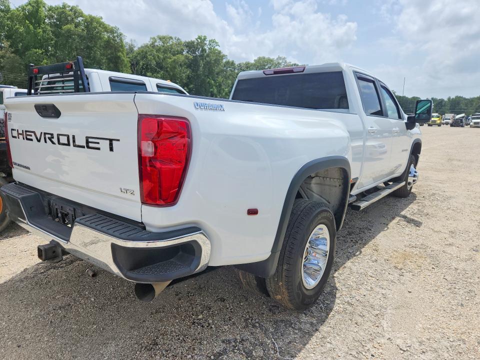 2022 Chevrolet Silverado C3500 LT