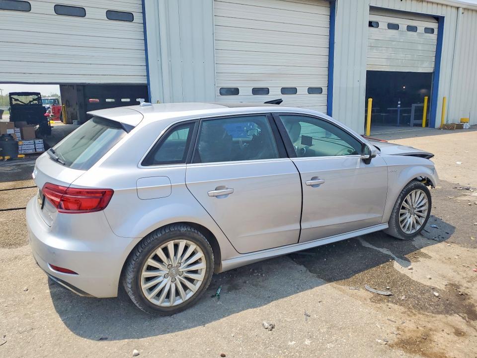 2017 Audi A3 E-tron Premium Plus