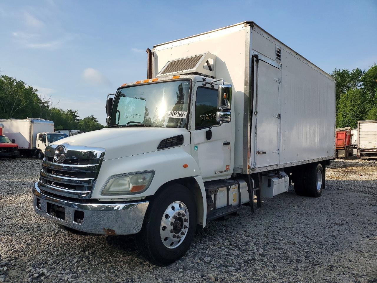2013 Hino 338 Refrigerated BOX Truck