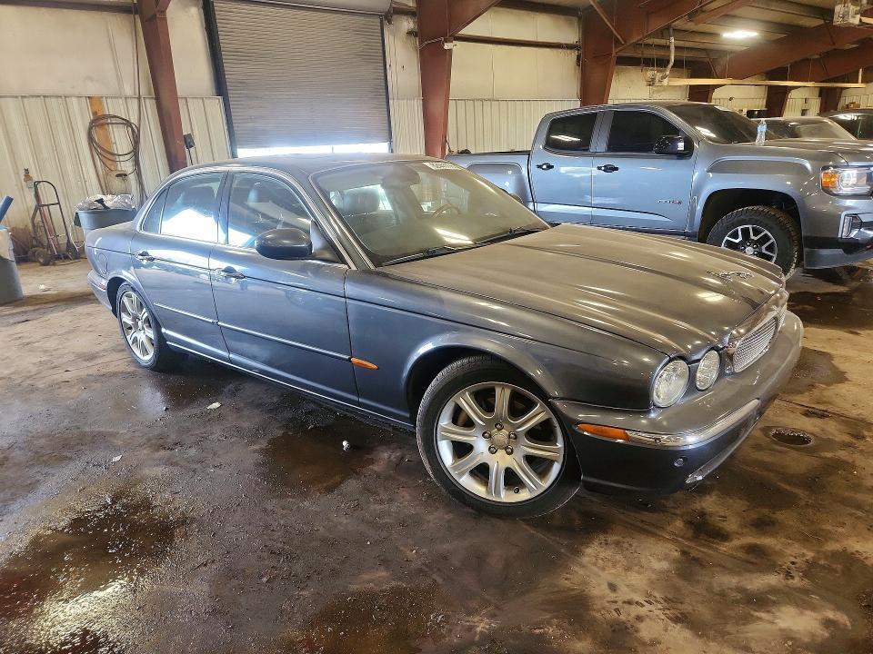 2004 Jaguar XJ8