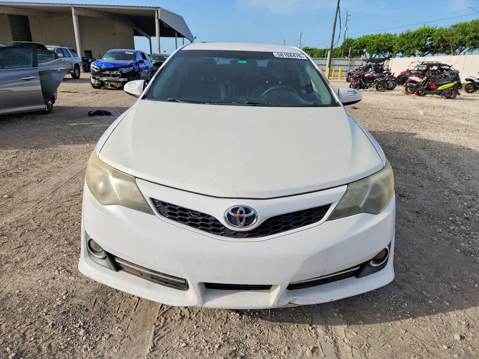 2014 Toyota Camry se