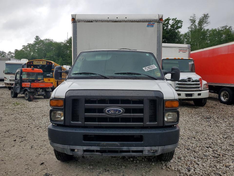 2011 Ford E450 BOX Truck