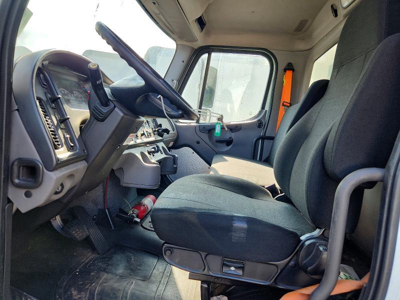 2019 Freightliner Business Class M2 BOX Truck