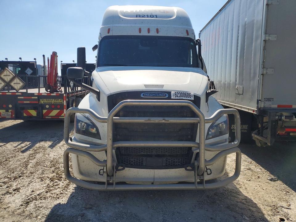 2021 Freightliner Cascadia 126