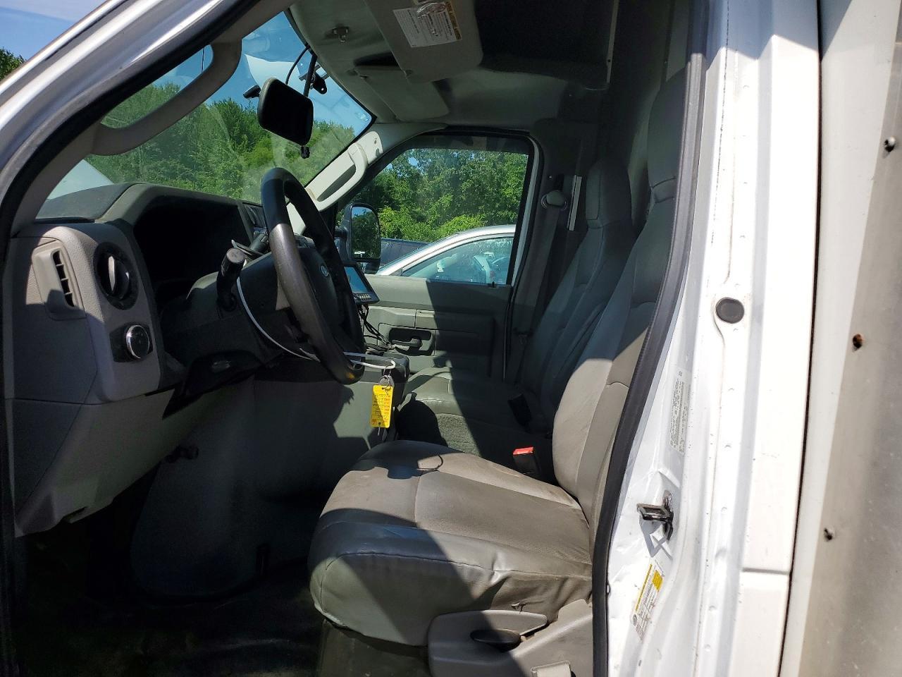 2022 Ford Econoline E350 Super Duty Cutaway Van