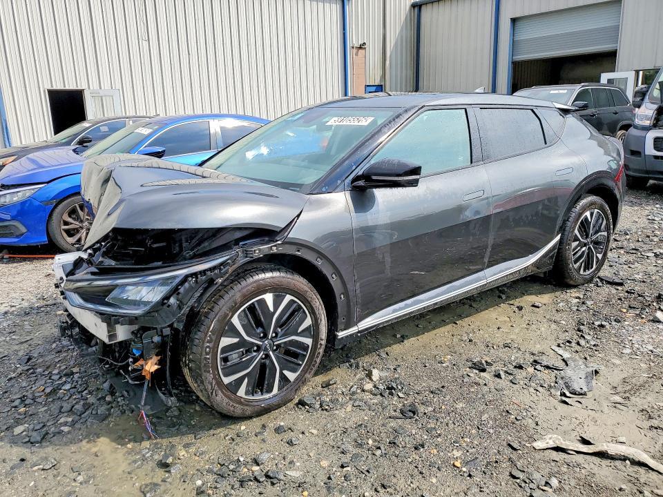 2023 KIA EV6 Wind