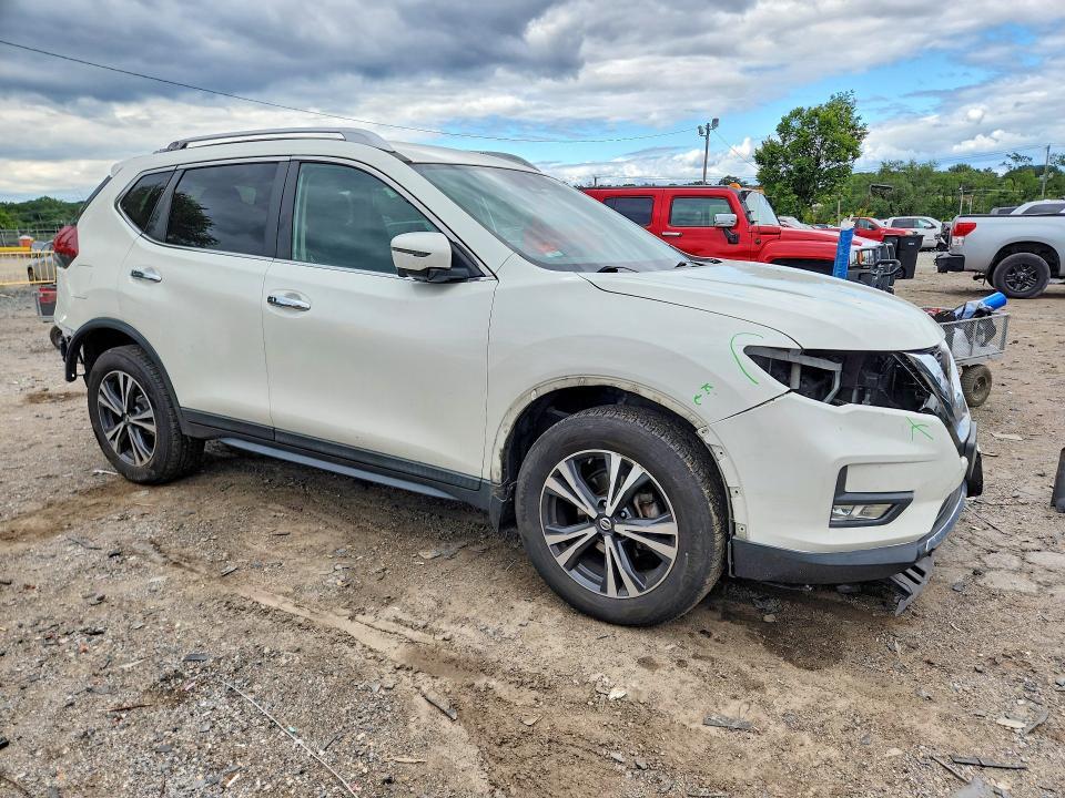 2020 Nissan Rogue sv