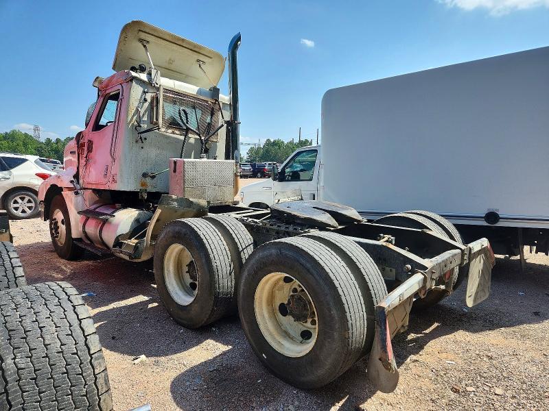 2000 International 9100I Semi Truck