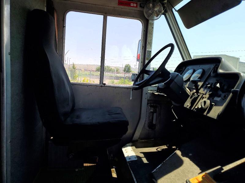 2009 Freightliner MT45G Chassis Delivery Truck