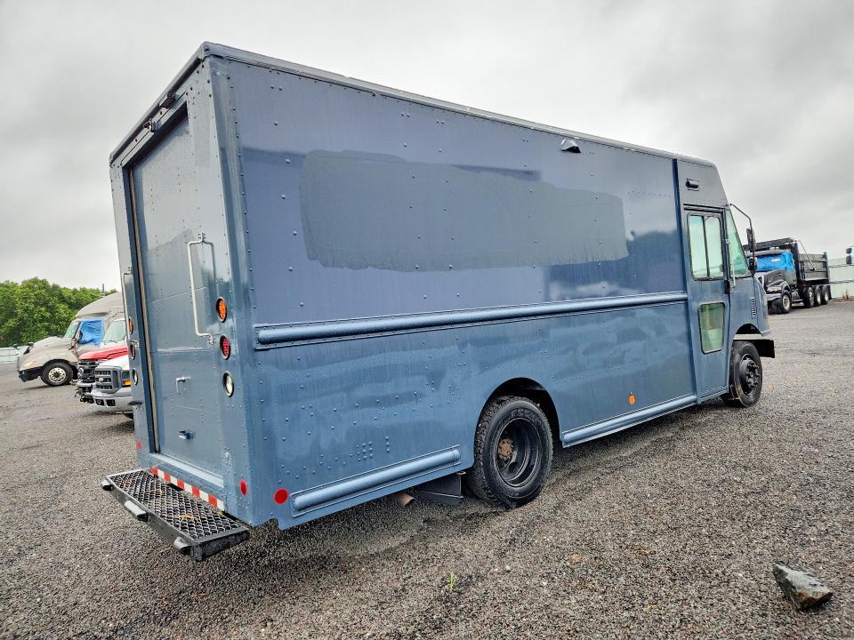 2021 Freightliner MT45G Chassis Delivery Truck