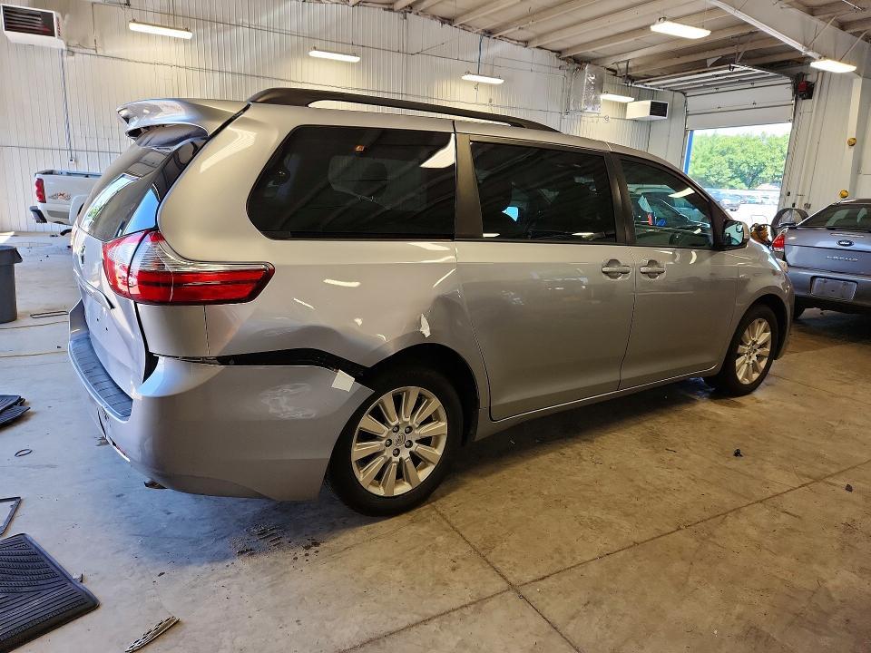 2017 Toyota Sienna le