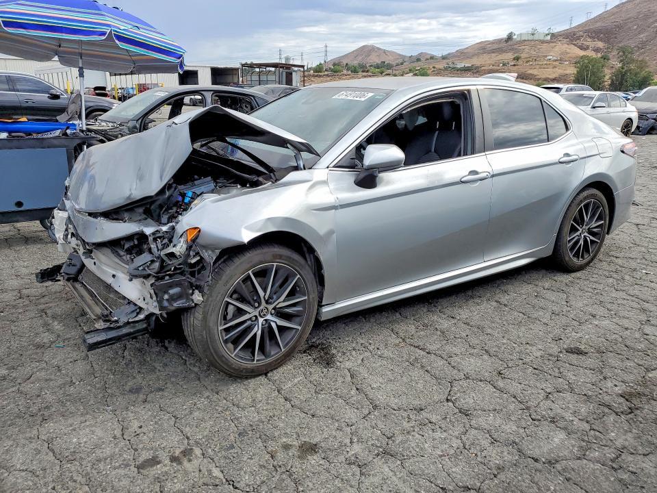 2021 Toyota Camry se