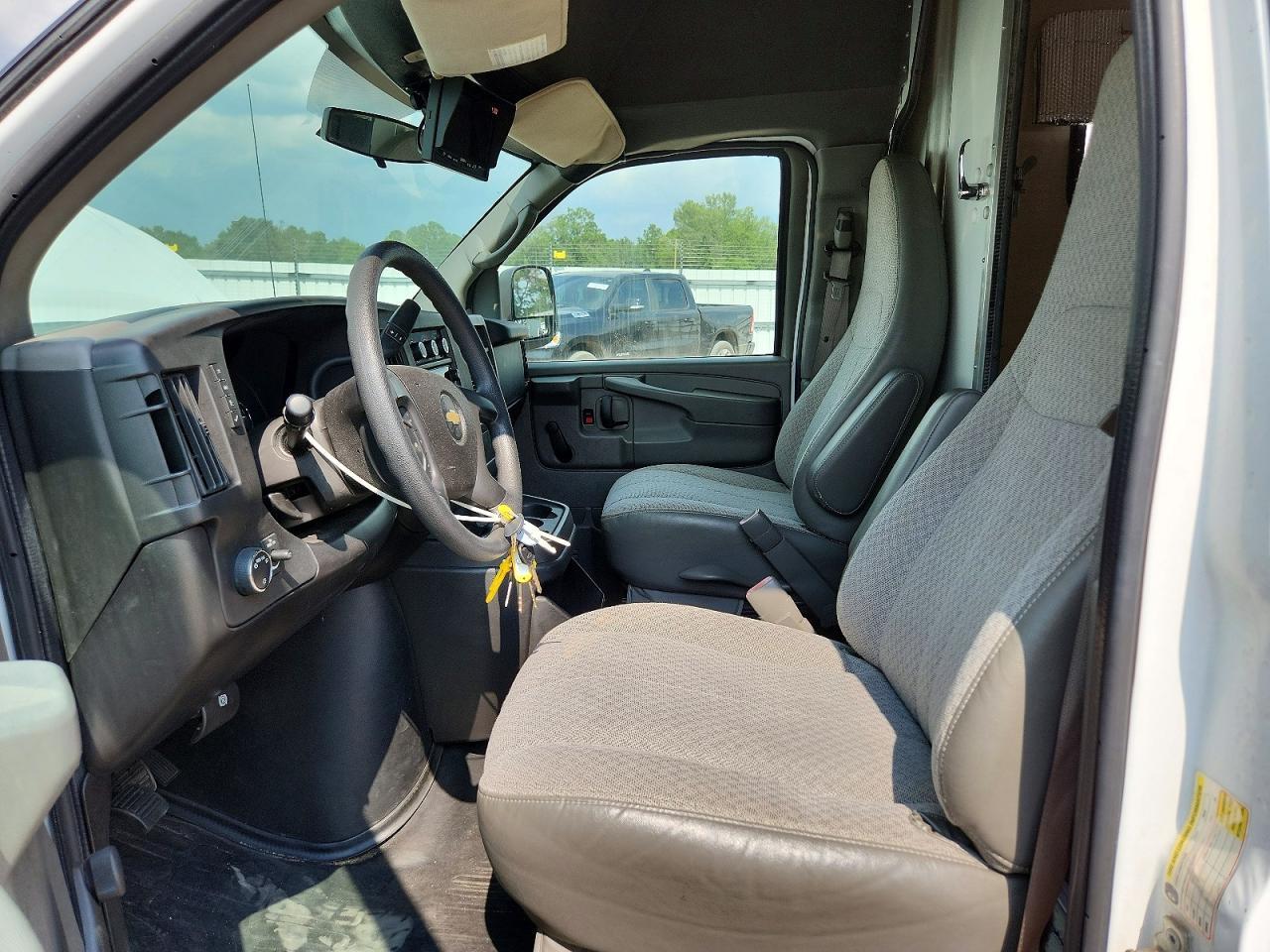 2013 Chevrolet Express Delivery Truck