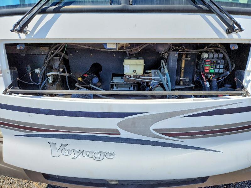 2005 Winnebago Voyage RV