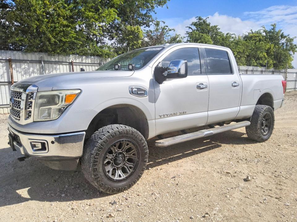 2016 Nissan Titan XD SL