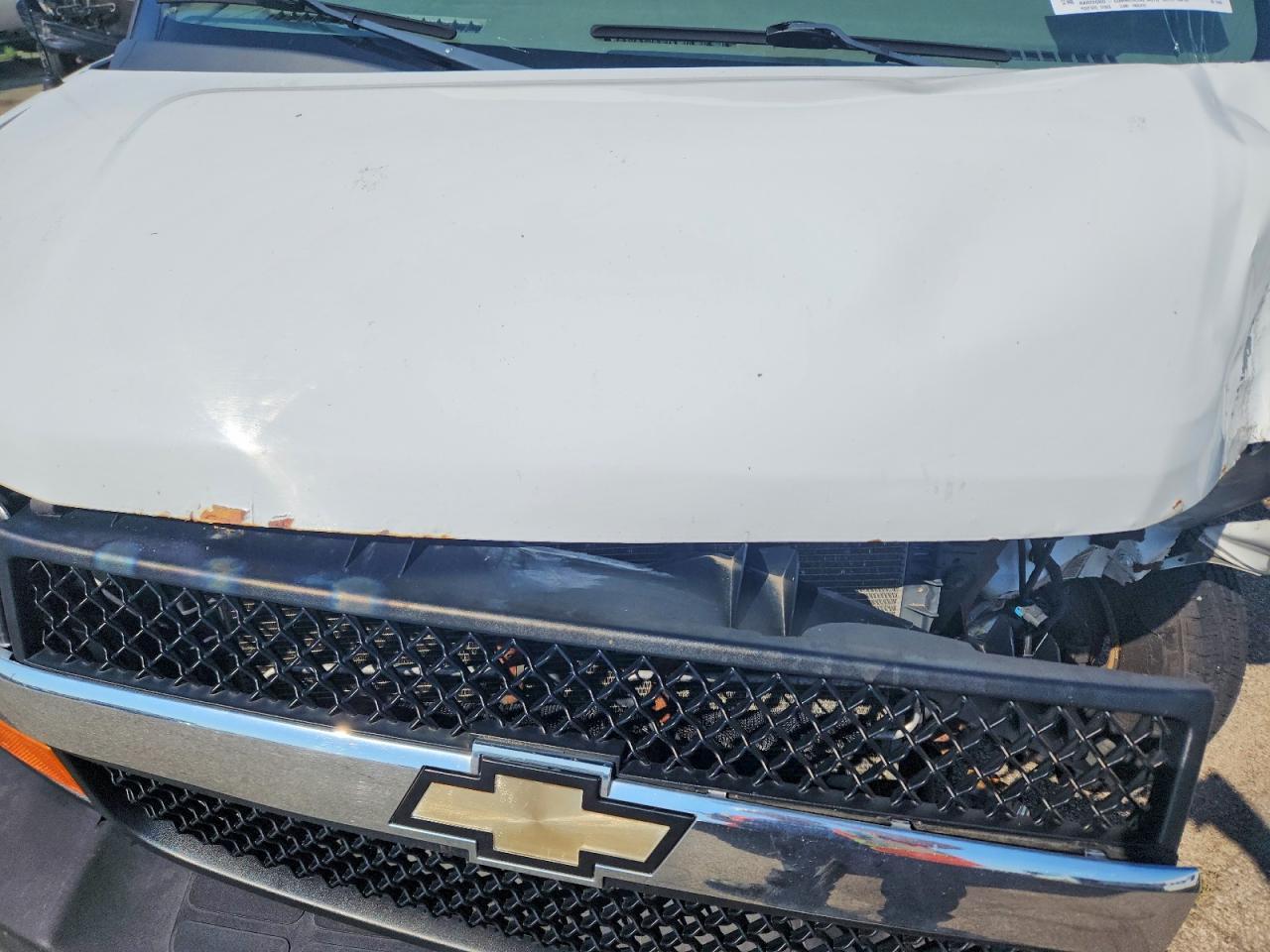2014 Chevrolet Express BOX Truck