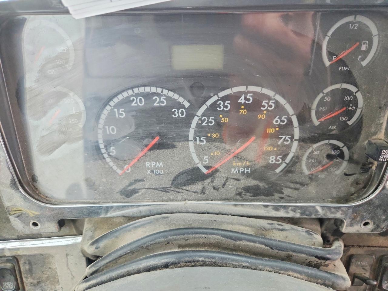 2007 Freightliner Columbia 120 Semi Truck