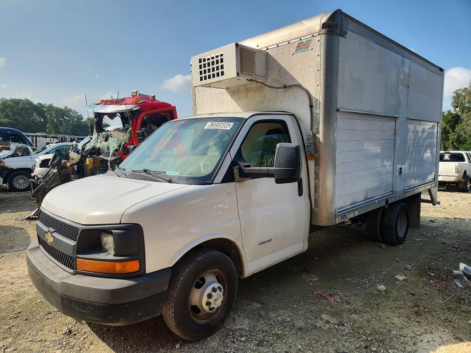 2015 Chevrolet Express Refrigerated BOX Truck