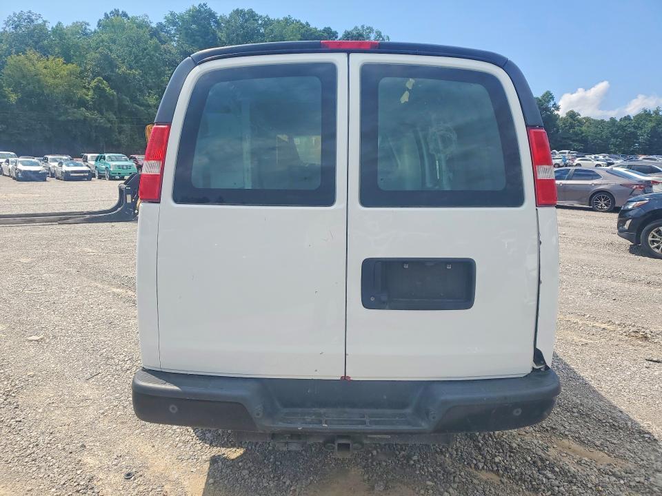 2020 Chevrolet Express G2500