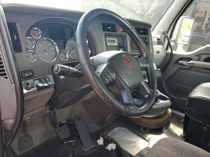 2018 Kenworth T680 Semi Truck