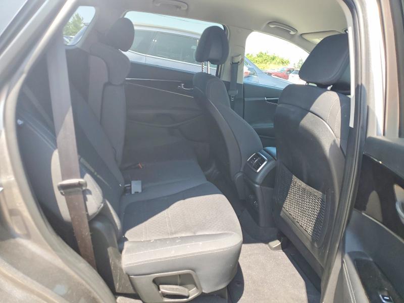 2016 KIA Sorento lx V6