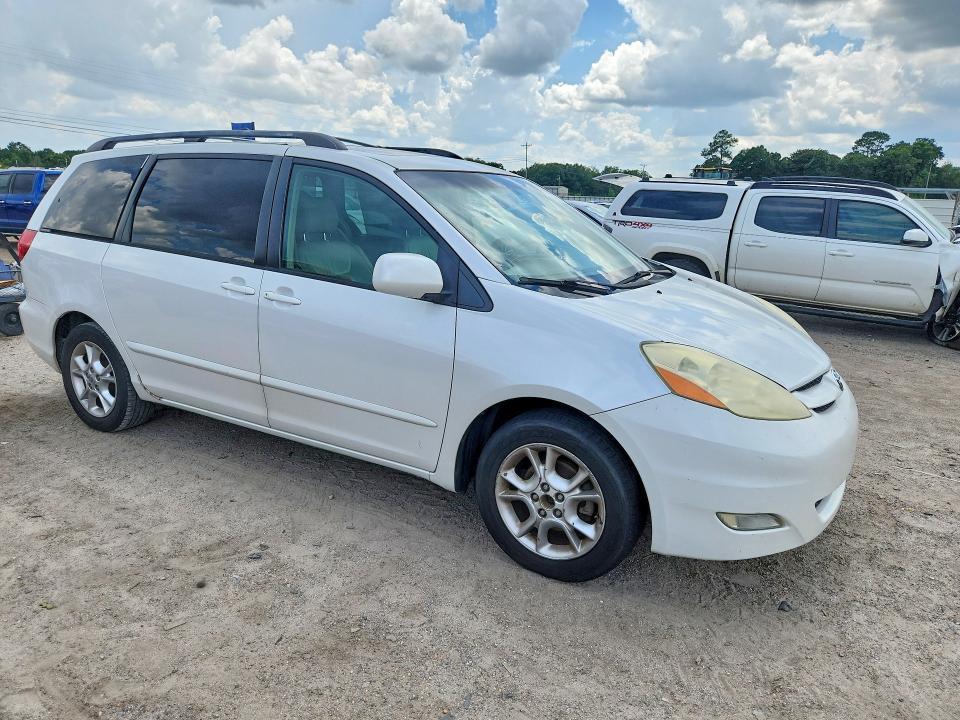 2006 Toyota Sienna xle 7 Passenger