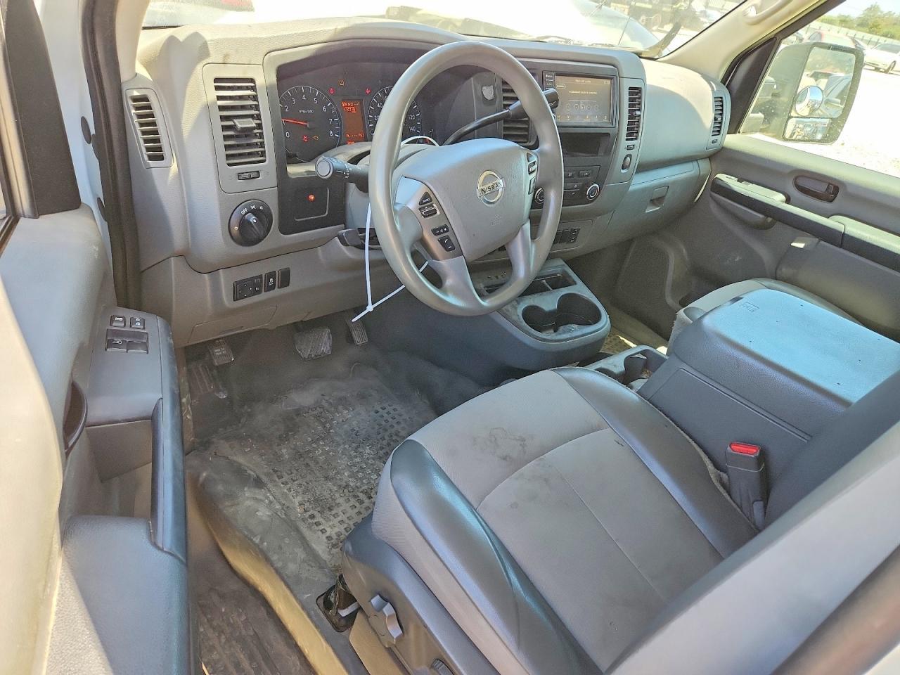 2019 Nissan NV 3500 HD SL