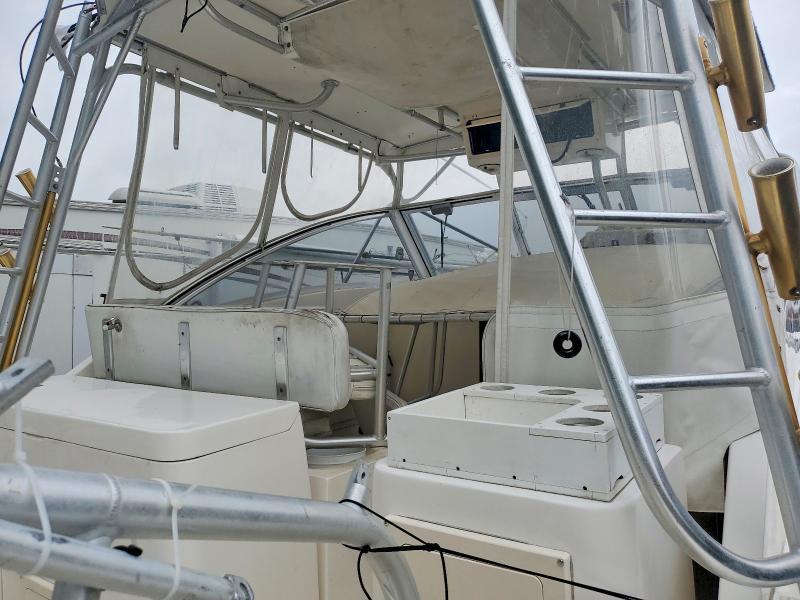 2001 Albemarle 320 Express-Boat