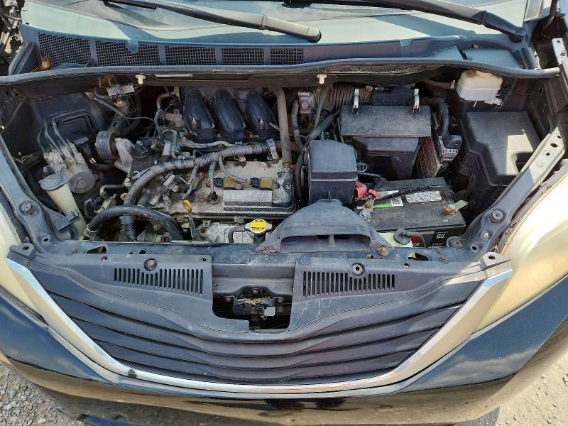 2012 Toyota Sienna le