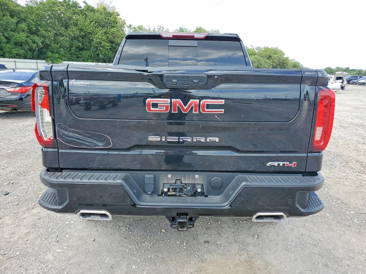 2022 GMC Sierra K1500 AT4