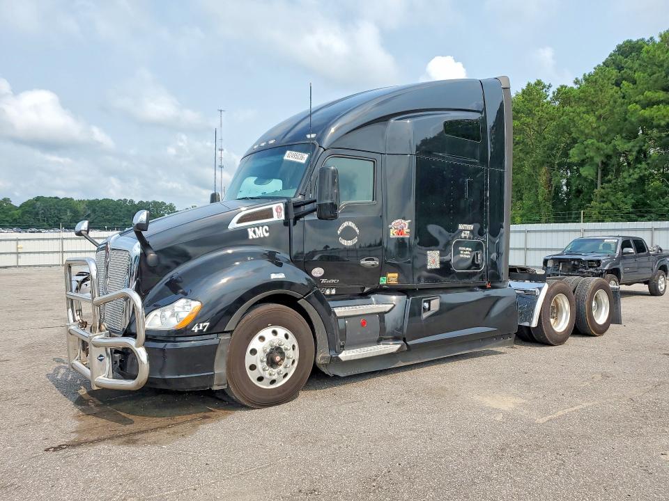2019 Kenworth T680 Semi Truck