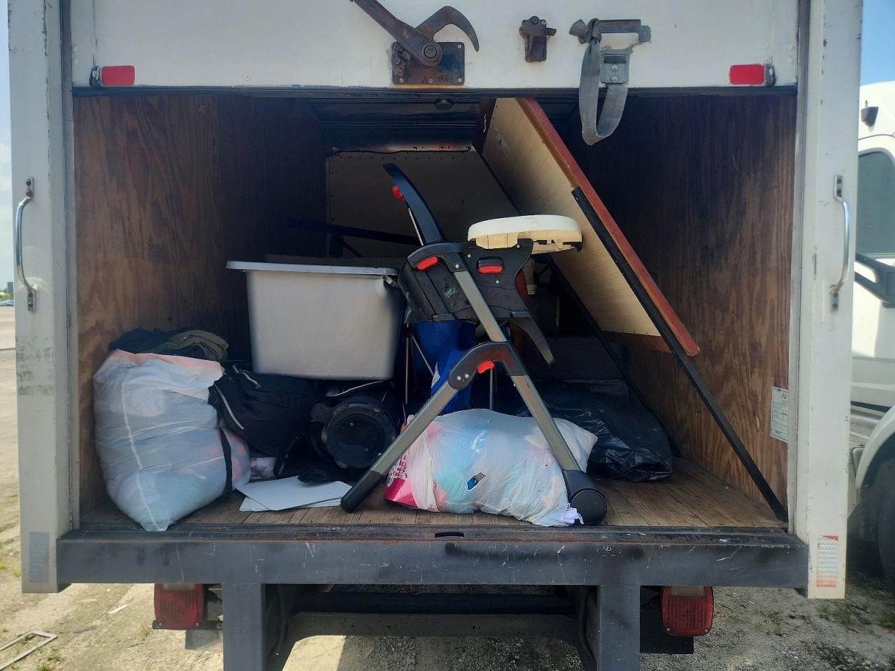 2014 GMC Savana BOX Truck