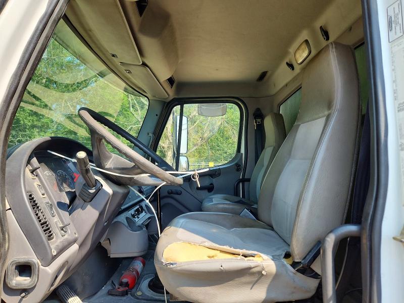 2006 Freightliner Business Class M2 BOX Truck