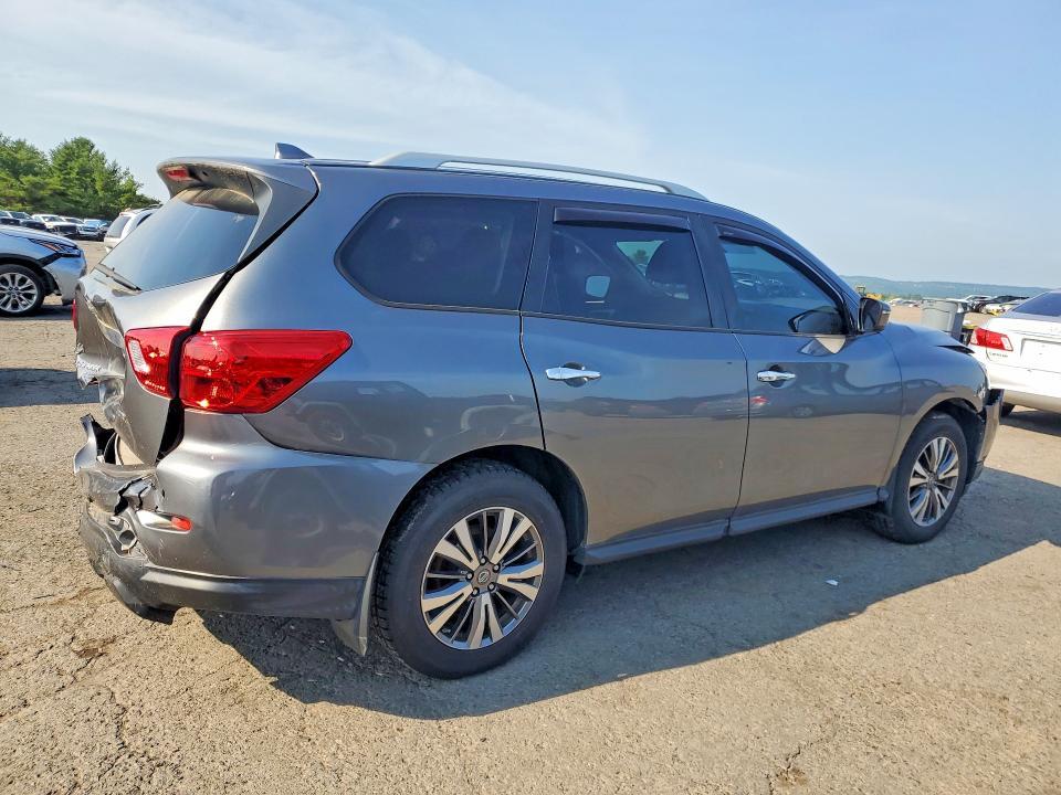 2019 Nissan Pathfinder s